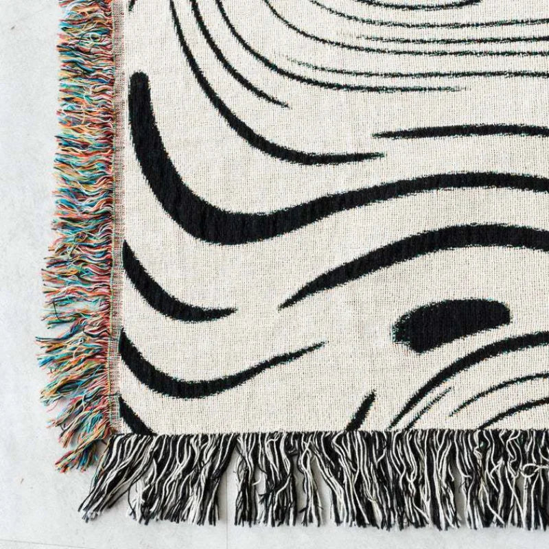 Abstract Wavy Jacquard Woven Throw Blanket Boho Black White Swirl Tassel Blanket Modern Art Woven Sofa Throw Home Decor