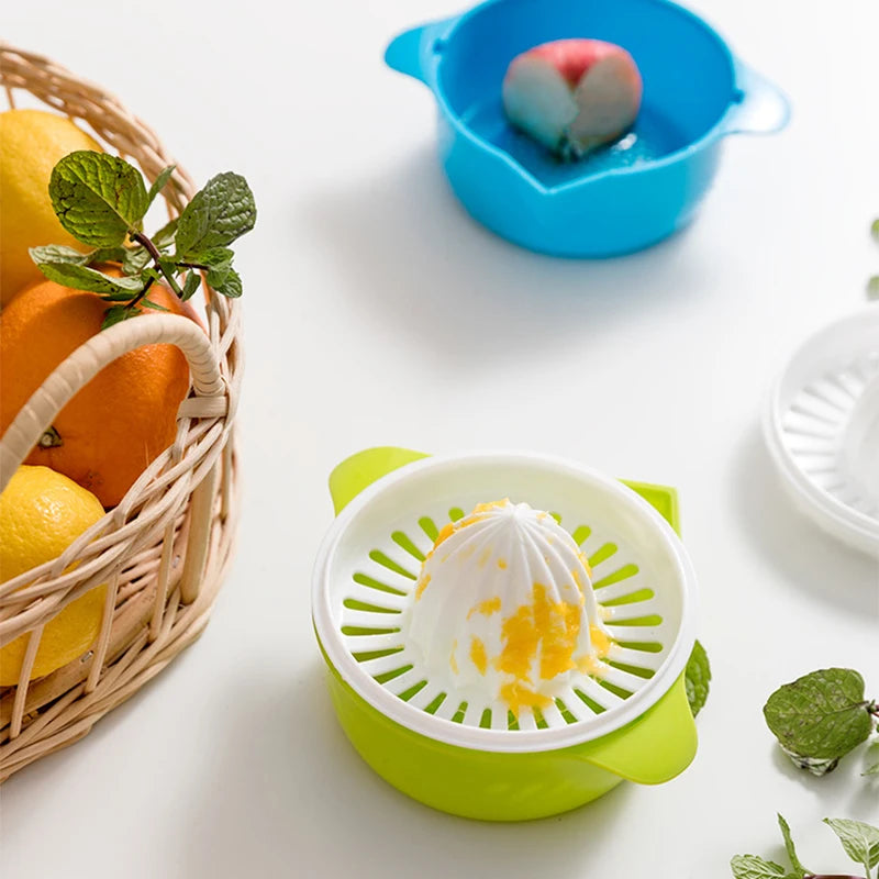 Mini Manual Juicer Fruit Juicer Machine Kitchen Accessories Manual Portable Citrus Juicer Kitchen Tools Plasticr-Color Random 