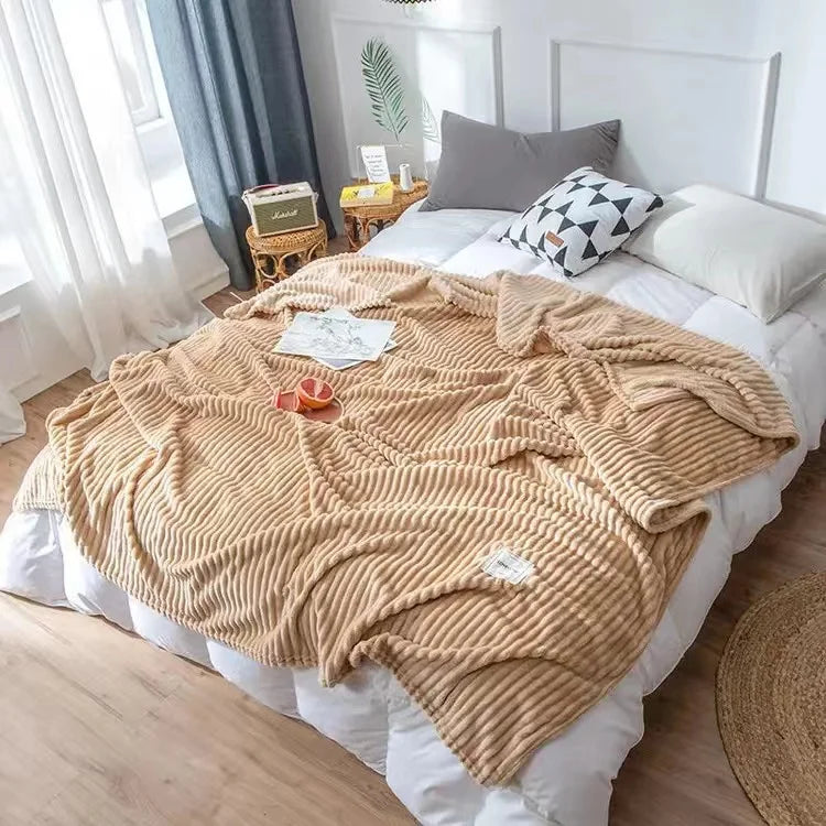 Bed Blankets Solid Yellow-green Soft and Soft Flannel Blankets on The Bed Thick Blankets and