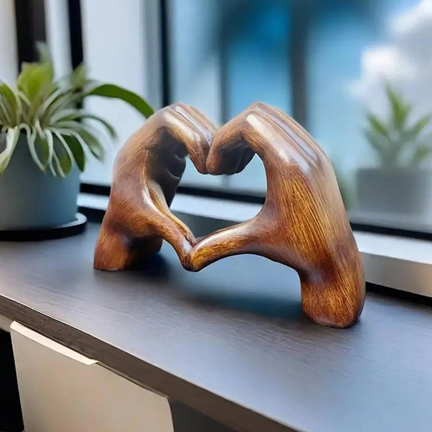 Heart Hands Statue Love Gesture Decoration Modern Art Sculpture Charming Wood Effect Statue table Room Wedding Decoration