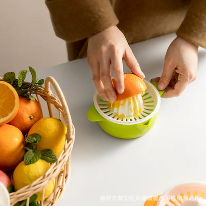 Mini Manual Juicer Fruit Juicer Machine Kitchen Accessories Manual Portable Citrus Juicer Kitchen Tools Plasticr-Color Random ﻿