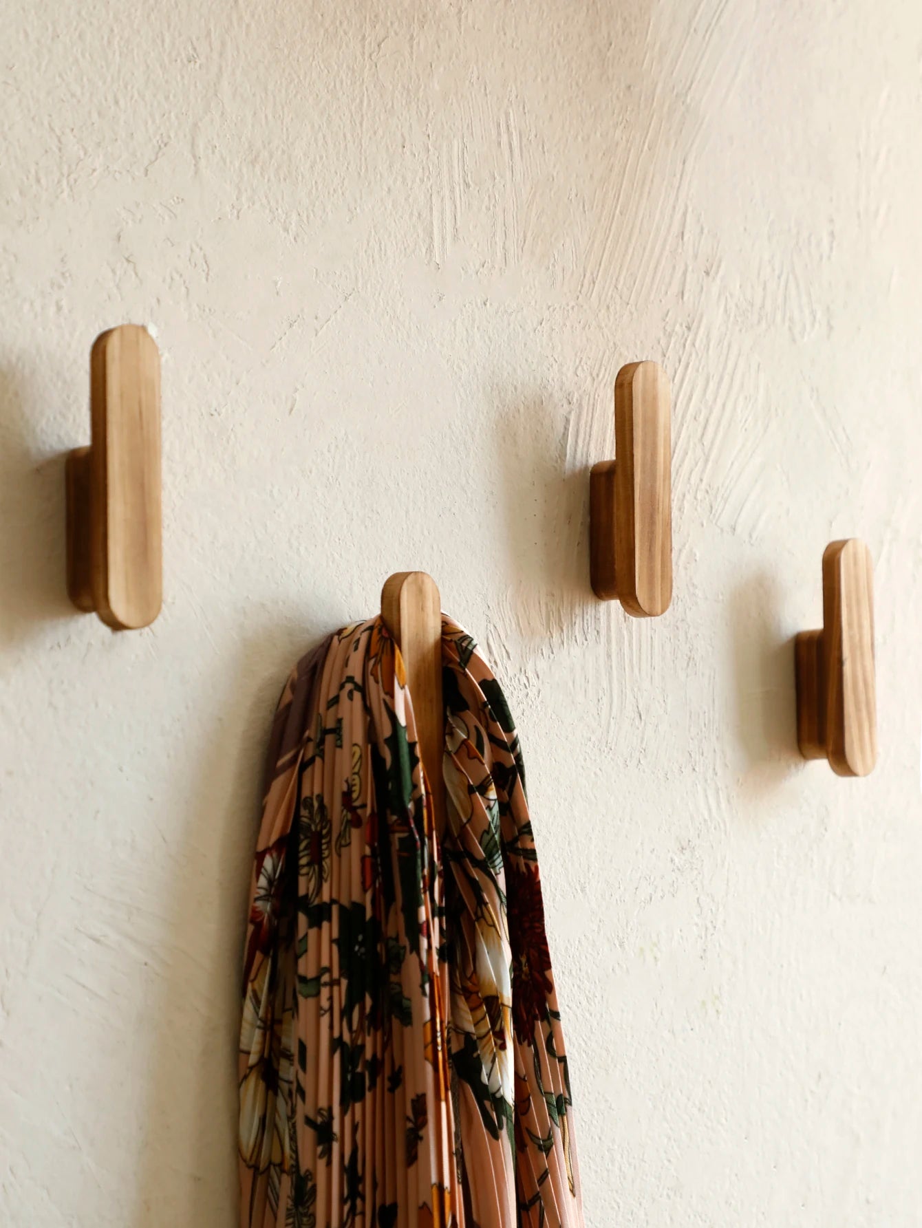 Rustic Wooden Wall Hooks Handmade Decorative Coat and Hat Hangers Ideal for Entryway Bedroom and Bathroom Wall Mounted Organizer