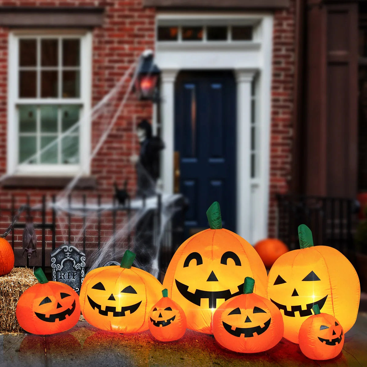 Inflatable Halloween Outdoor Decoration  Pumpkins, Yard Lawn Lighted Blow-up Decorations Suitable for Holiday Parties