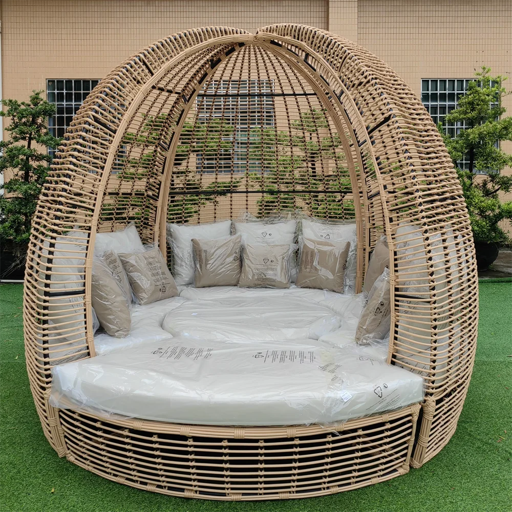 Hot Outdoor Custom Luxury Leisure Rattan Recliner Villa Garden Design Waterproof Outdoor Bird Nest Recliner