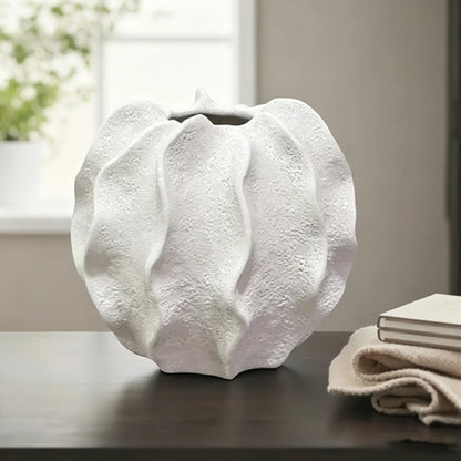 High-End Beige Ceramic Vase with Light Luxury Wave Yang Peach Flower Decorative Home Garden Centerpiece