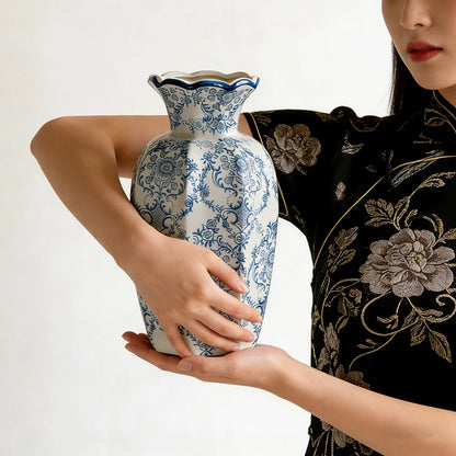 Classical Ceramic Vase Blue and White Procelain Hand Painted Vase for Flower Home Decor Desktop Flower Arrangement Tabletop Vase
