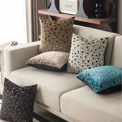 Luxury Leopard Print Velvet Throw Pillow Cover  Modern Animal Pattern Cushion Case Modern Decorative Pillows for Stylish Sofa