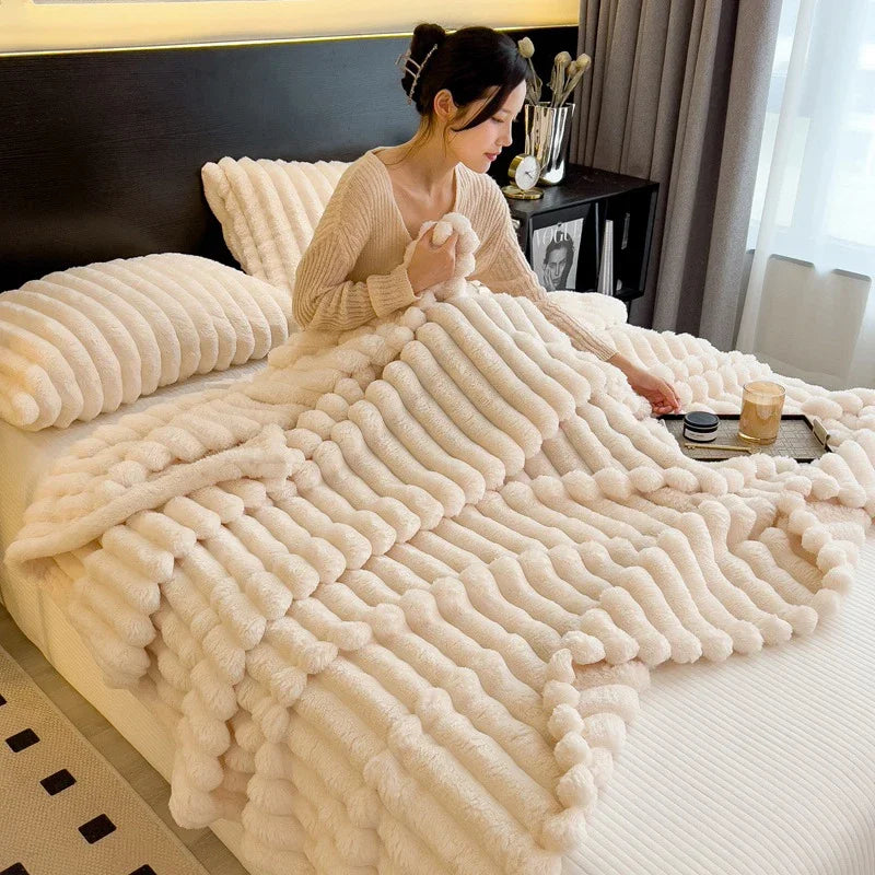 Soft and Warm Faux Rabbit Fur Throw Blanket for Cozy Evenings