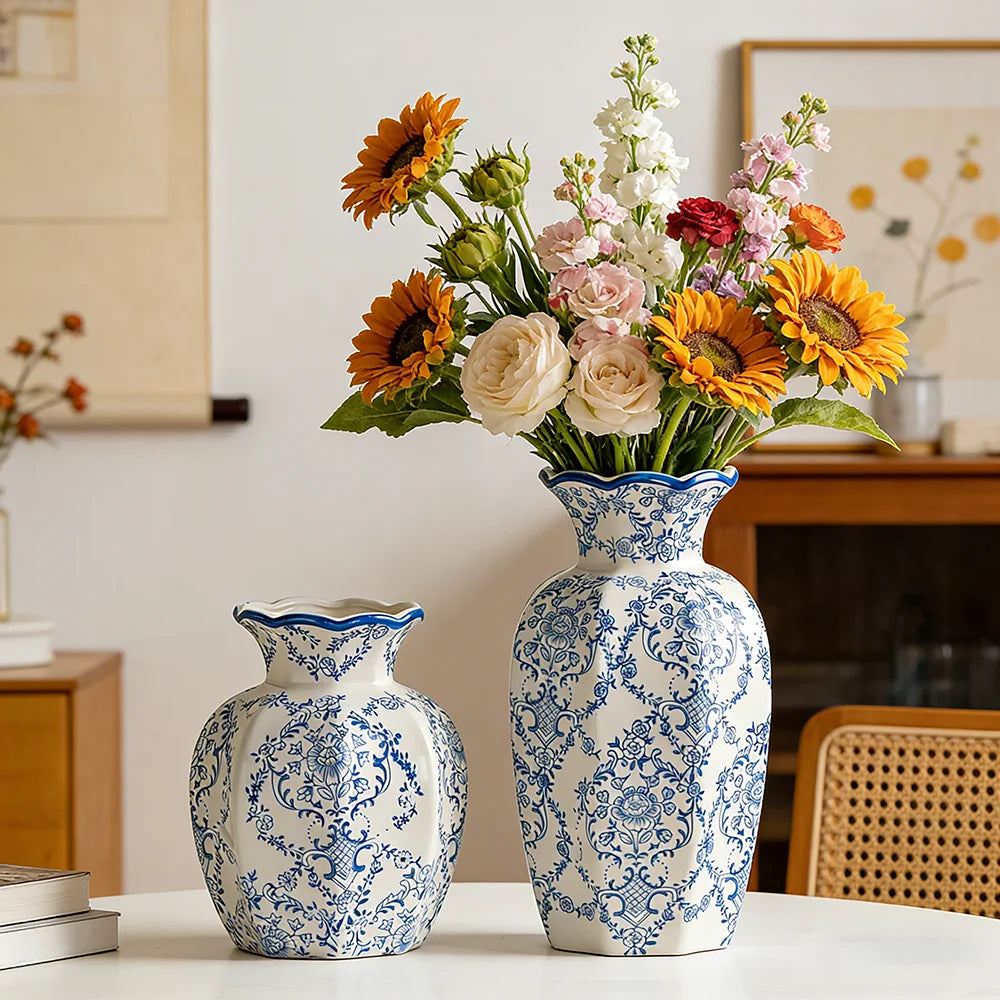 Classical Ceramic Vase Blue and White Procelain Hand Painted Vase for Flower Home Decor Desktop Flower Arrangement Tabletop Vase