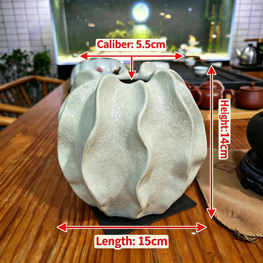 High-End Beige Ceramic Vase with Light Luxury Wave Yang Peach Flower Decorative Home Garden Centerpiece