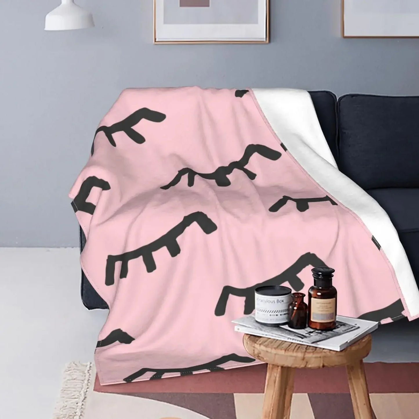 Eyelash Blankets Cartoon Beauty Glam Closed Eyes Flannel Throw Blanket Airplane Travel Decoration Soft Warm Lash Bedspread