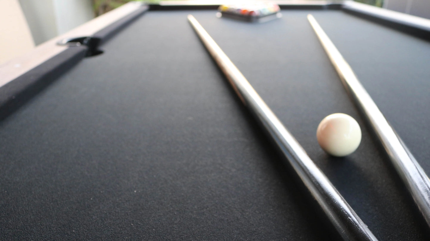 Snooker Table - High Quality Indoor Gaming Table with Stable Frame, Suitable for Family/club Entertainment, Friends Family Games