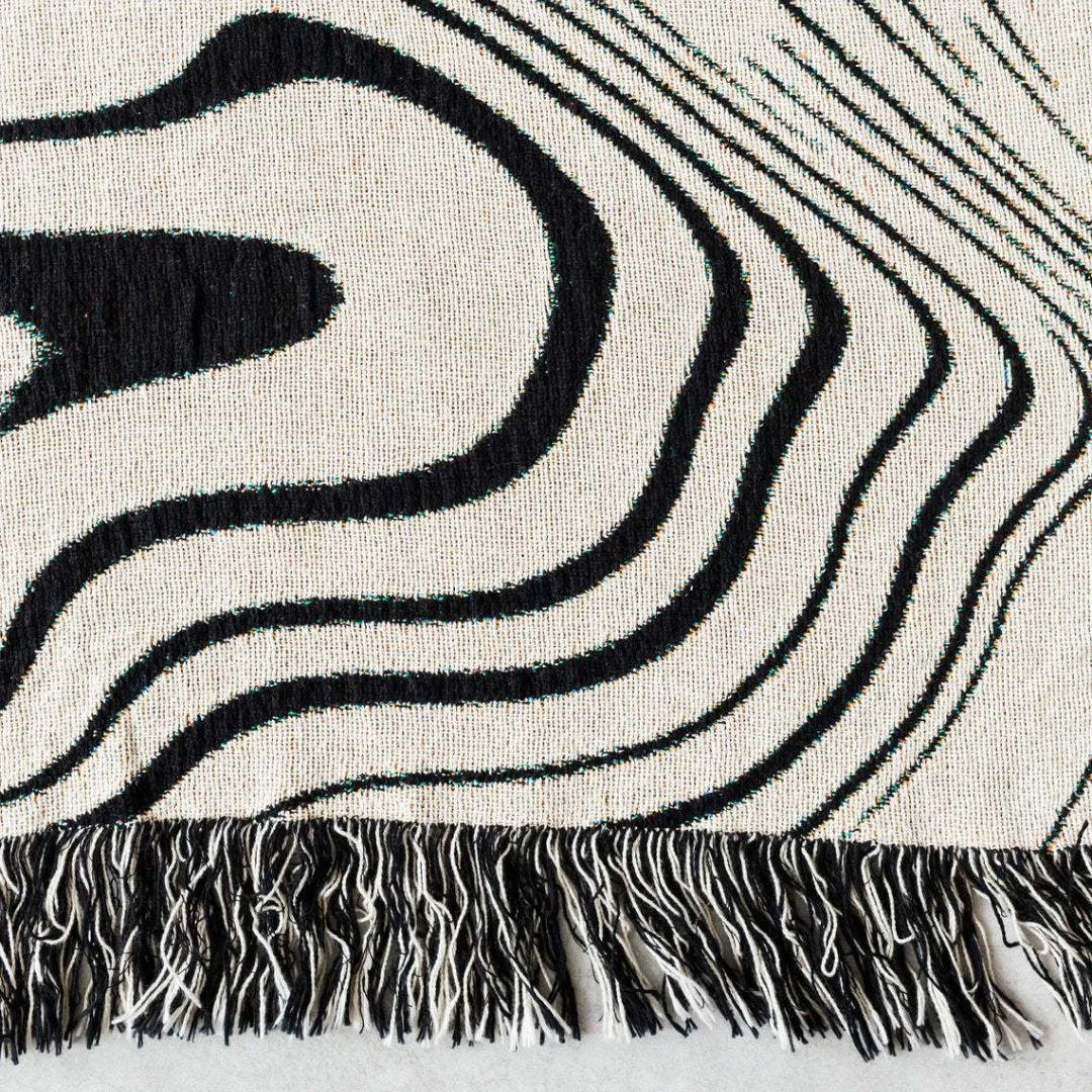 Abstract Wavy Jacquard Woven Throw Blanket Boho Black White Swirl Tassel Blanket Modern Art Woven Sofa Throw Home Decor